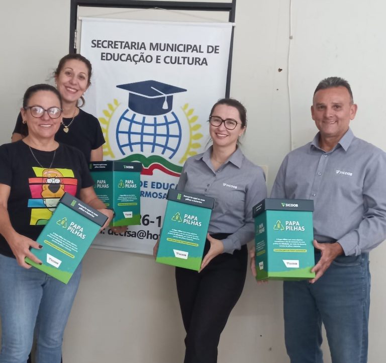 Sicoob repassa papa pilhas e confirma parceria com a Secretaria de Educação de Formosa do Oeste
