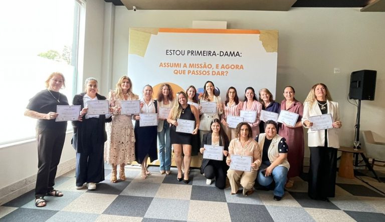 Franciane Micheletto defende protagonismo feminino na política durante evento regional em Foz do Iguaçu
