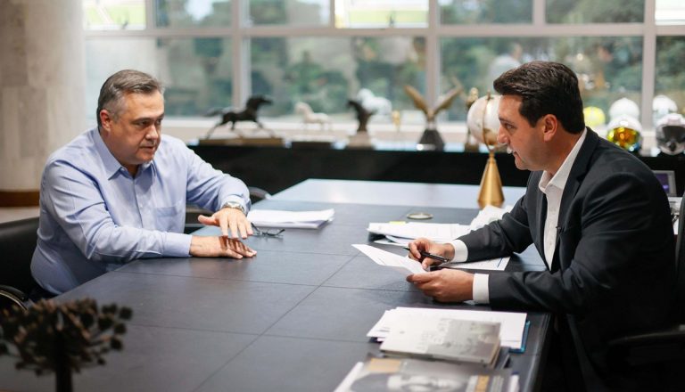 Governador autoriza concurso para 625 profissionais e anuncia promoção de servidores da Saúde