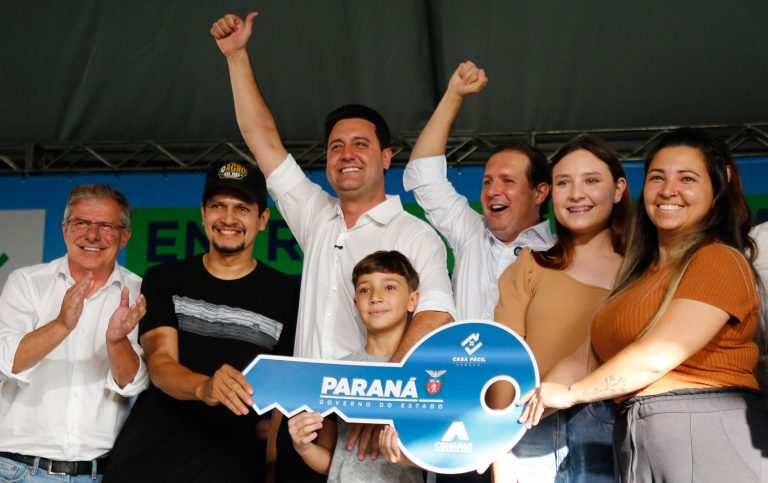 Governador inaugura bairro planejado com 371 casas em Assis Chateaubriand