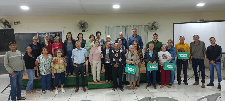 Sicoob Médio Oeste promove palestra sobre segurança financeira em Formosa do Oeste