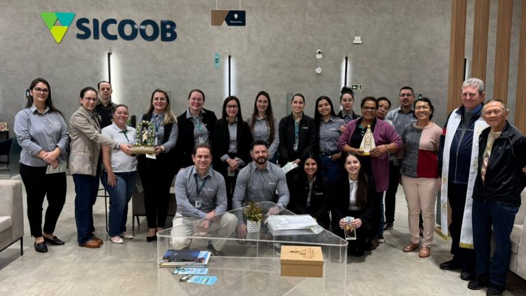 Sicoob Médio Oeste recebe Bênção de Nossa Senhora do Carmo