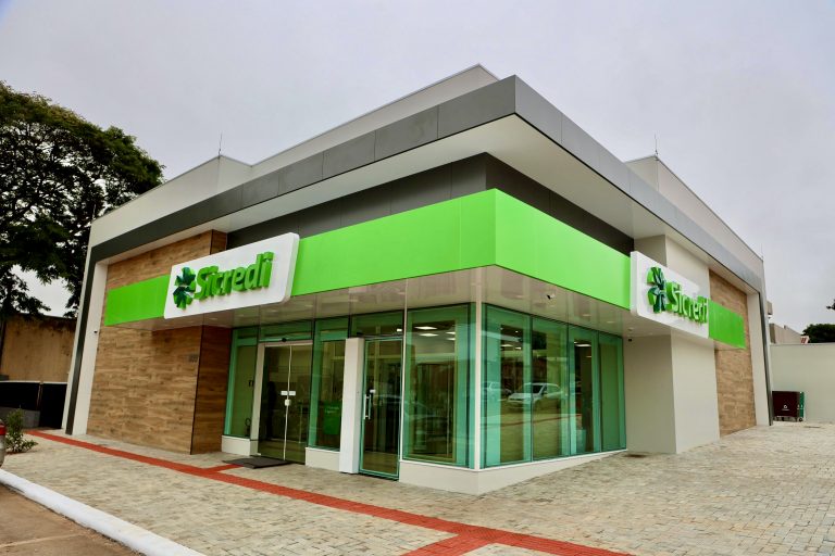 Sicredi reinaugura agência em Farol e celebra 25 anos de presença no município