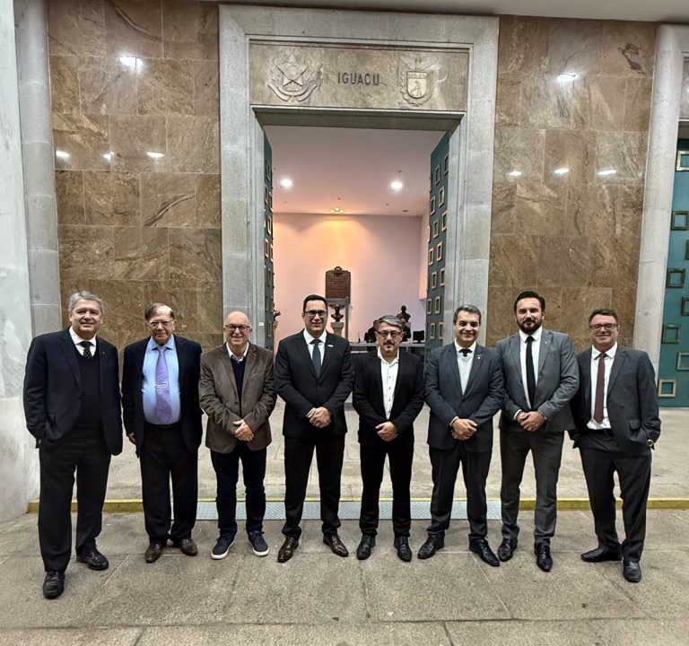 Presidente do Sicoob Médio Oeste no Fórum dos Presidentes das Cooperativas Paranaenses