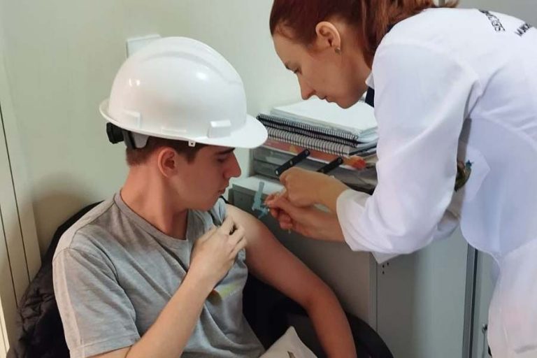 Com 3,5 milhões de pessoas vacinadas, taxa de detecção de Influenza cai para 4% no Estado