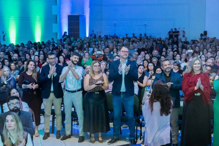 Educação promove encontro de capacitação para mais de 2 mil diretores da rede estadual