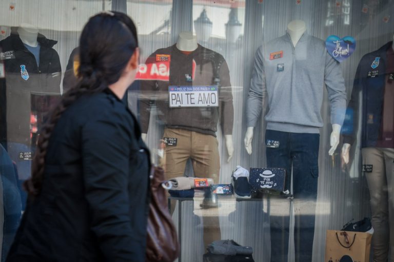 Presente sem incômodo: Procon-PR orienta sobre as compras para o Dia dos Pais
