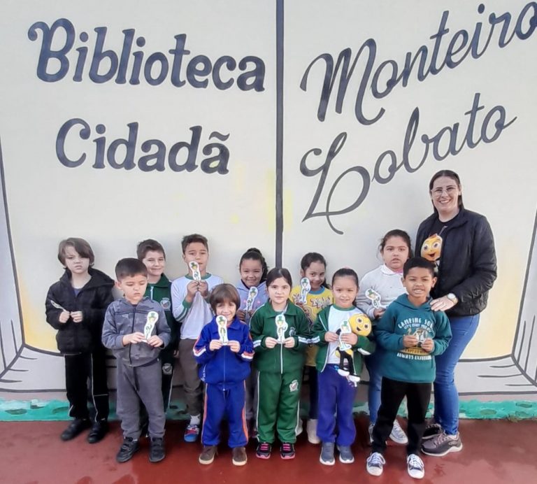 Alunos do CMEI Pequeno Príncipe visitam a Biblioteca Municipal dentro do Projeto “A União Faz a Vida”