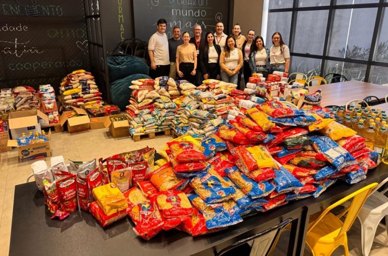 Dia de Cooperar 2025: cooperativas unidas arrecadam alimentos em Assis Chateaubriand
