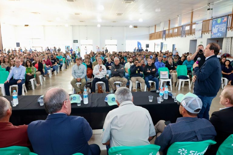 Prefeito Marcel Micheletto participa de Assembleia Itinerante da AMOP e Seminário Estadual em Maripá