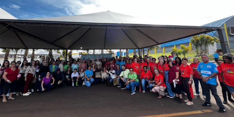 Município de Assis Chateaubriand leva 210 idosos a Festa das Orquídeas em Maripá