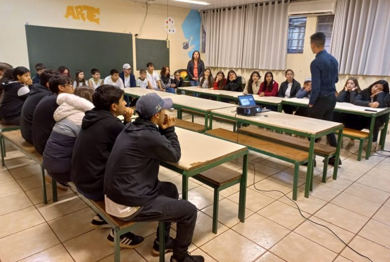 Sicoob Médio Oeste promove formação para constituição de mais duas cooperativas mirins