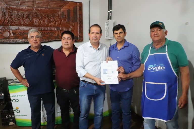 Autorização para licitação de asfaltamento é assinada na Comunidade de São Cosme e Damião