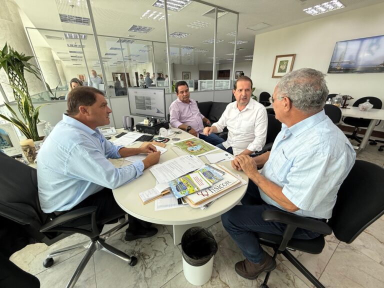 Prefeito de Assis Chateaubriand busca recursos em Curitiba