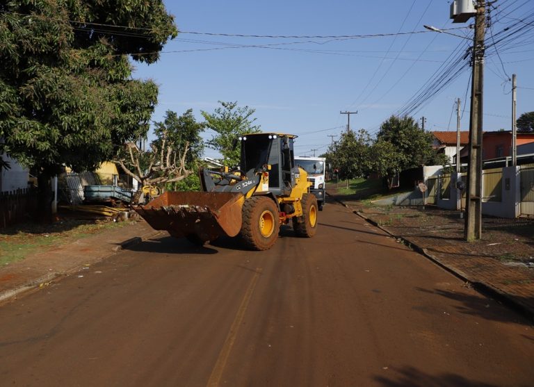 Secretaria de Serviços Urbanos segue com ações de limpeza em Assis Chateaubriand