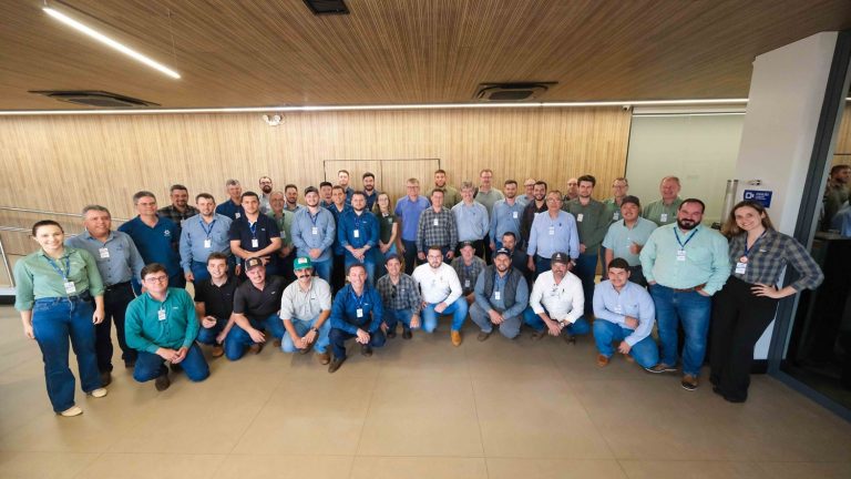 C.Vale promove encontro técnico sobre a cultura da mandioca