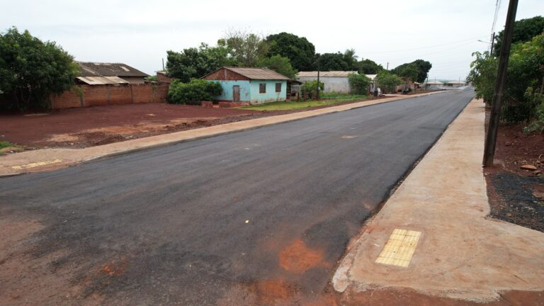 Pavimentação em trechos das ruas Minas Gerais e Bahia são concluídas