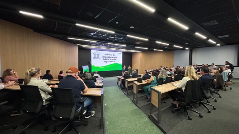Sicredi fortalece governança com encontros regionais de lideranças