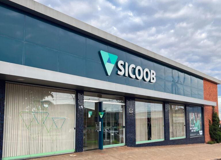 Sicoob está entre as 35 maiores empresas do Brasil no ranking da Exame