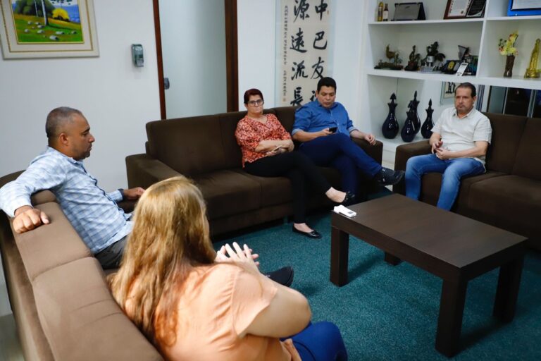 Prefeito de Assis Chateaubriand recebe deputado estadual Gugu Bueno