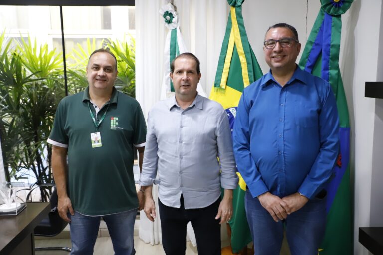 Prefeito de Assis Chateaubriand recebe Reitor do IFPR para fortalecer parcerias