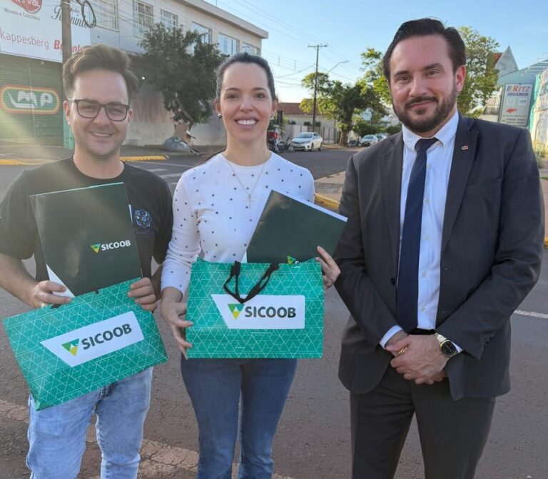 Sicoob Médio Oeste agradece Prefeitura, Câmara e Cultura pela parceria na Expo Assis 2025