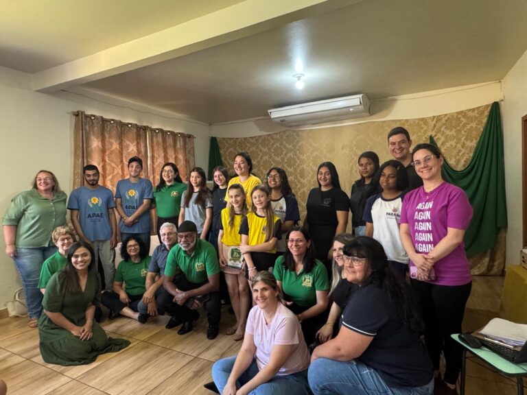 Academia de Letras do Oeste do Paraná premia jovens escritores e artistas de Formosa do Oeste