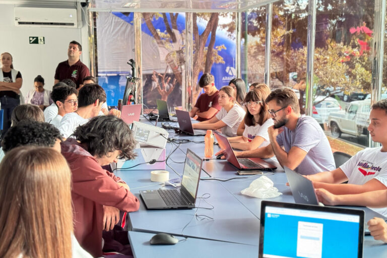 Carreta da Inovação já rodou por 70 municípios e atendeu mais de 60 mil pessoas