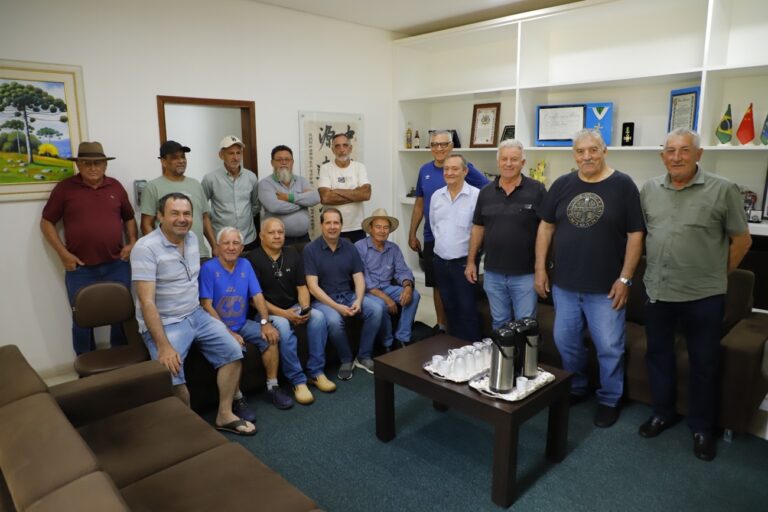 Prefeito recebe representantes da Associação de Bocha de Assis Chateaubriand