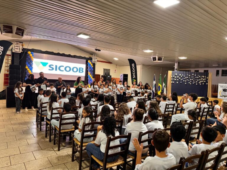 Sicoob e Escola Nilza de Formosa unem forças no projeto “Futuro Escrito à Mão: uma parceria inspiradora!