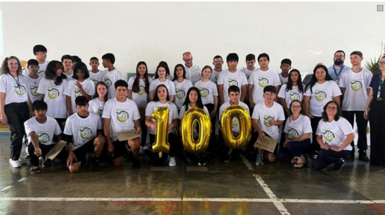 Sicoob Central Unicoob celebra a constituição da 100ª Cooperativa Mirim