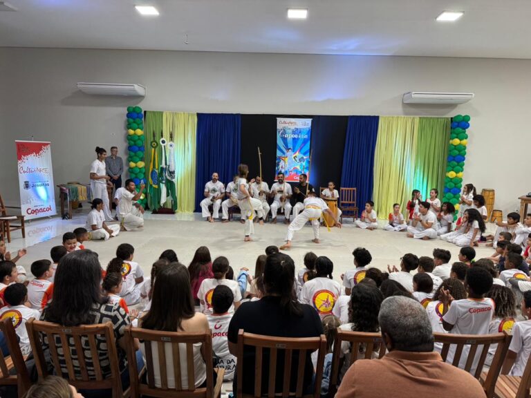 Noite de cultura marca cerimônia de troca de cordas da capoeira em Jesuítas
