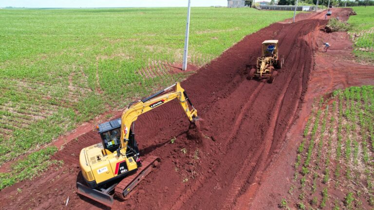 Parceria entre prefeitura e Itaipu Binacional beneficia estradas rurais do município