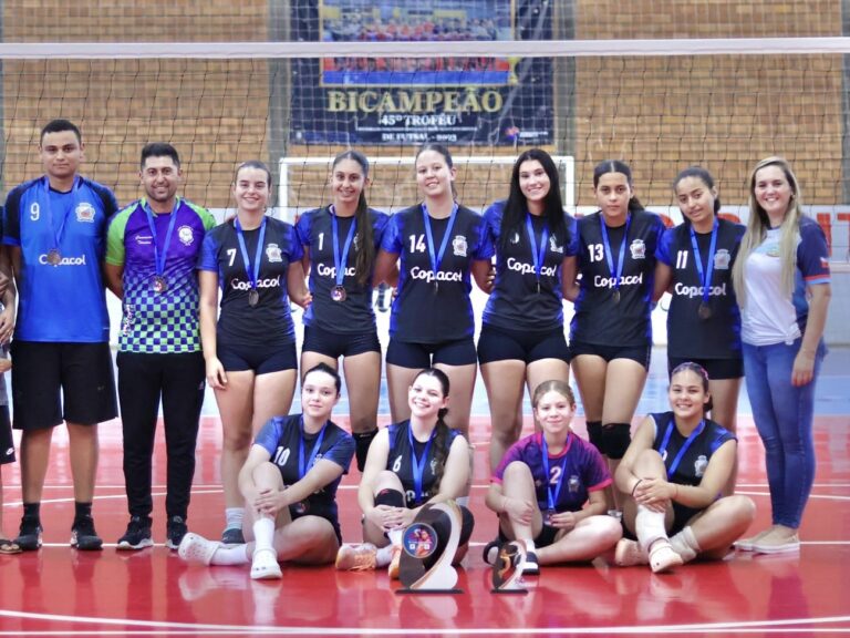 Vôlei de Iracema do Oeste se destaca em campeonatos da região