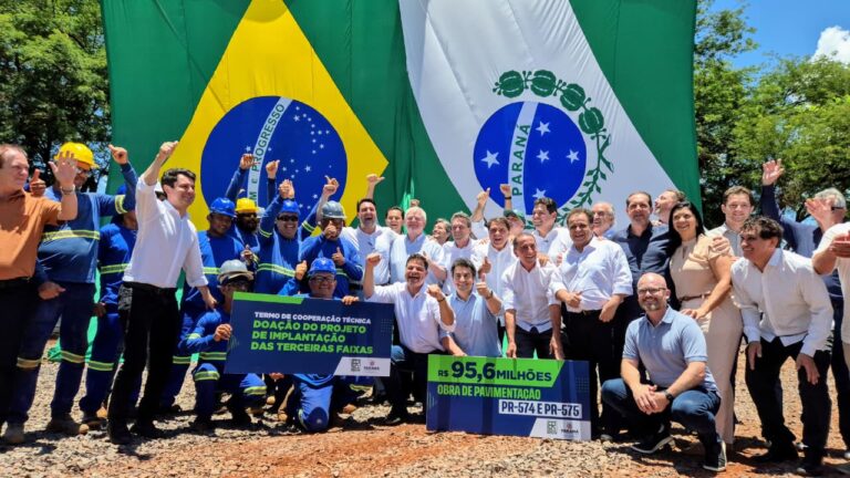 Ratinho Junior oficializa início das obras nas PRs 574/575 em Palmitópolis