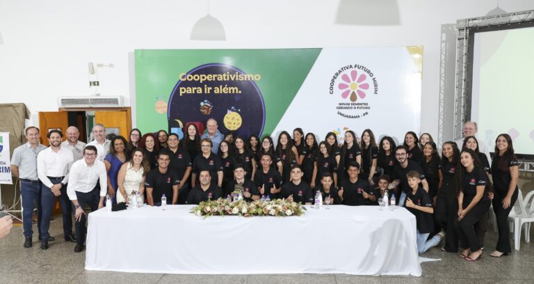 Sicredi lança cooperativa escolar e avança na educação com os jovens de Umuarama (PR)