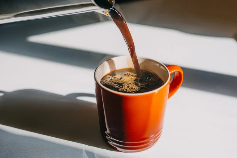 Ciência reforça benefícios do café sem açucar para quem busca mais saúde