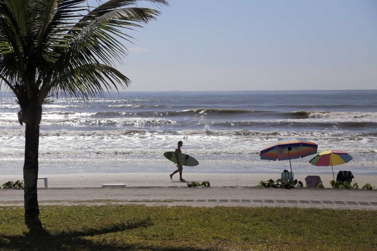 Verão começa neste domingo e terá muito calor e chuvas irregulares no Paraná