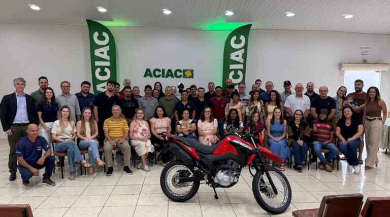 ACIAC entrega prêmios da promoção Assis é Show de Natal e encerra programação de 2025