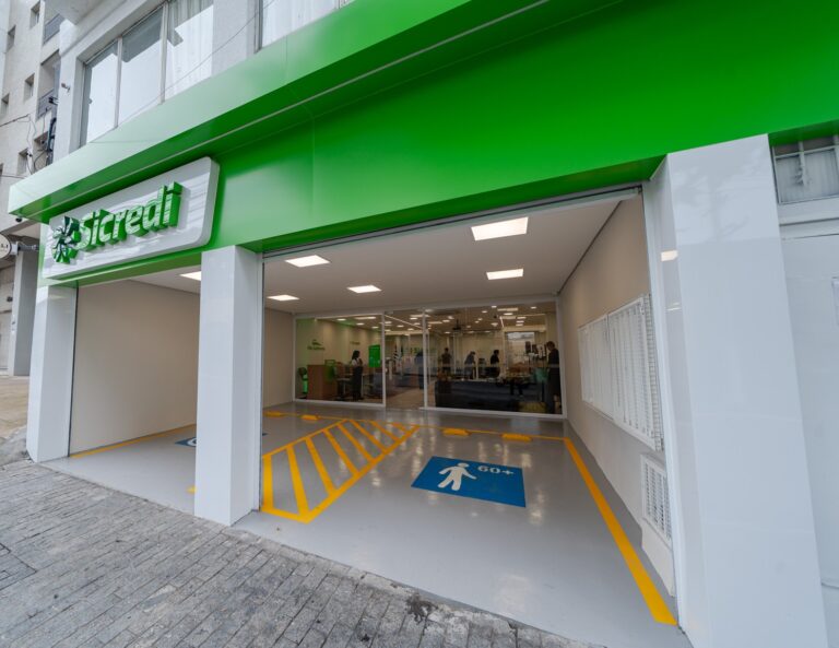 Sicredi chega a 10 milhões de associados em todo o Brasil