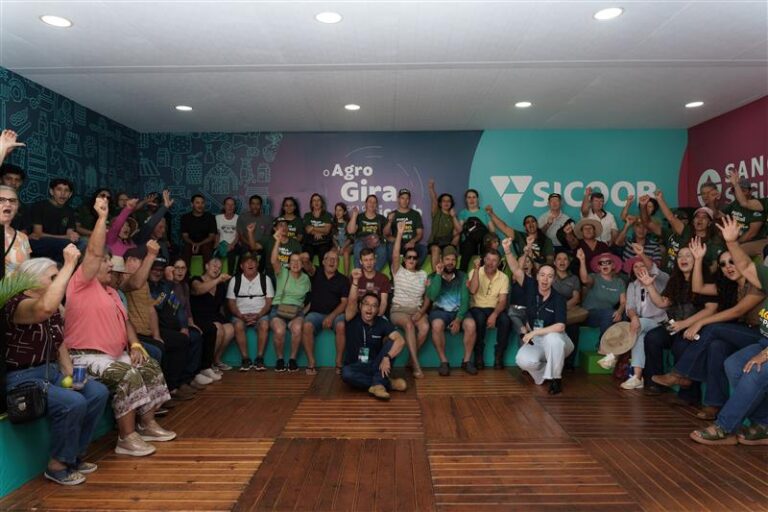 Segundo dia do Sicoob no Show Rural Coopavel gera R$ 2,92 bilhões em protocolos