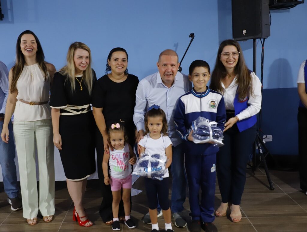 Município realiza investimentos em infraestrutura escolar, uniformes e material pedagógico