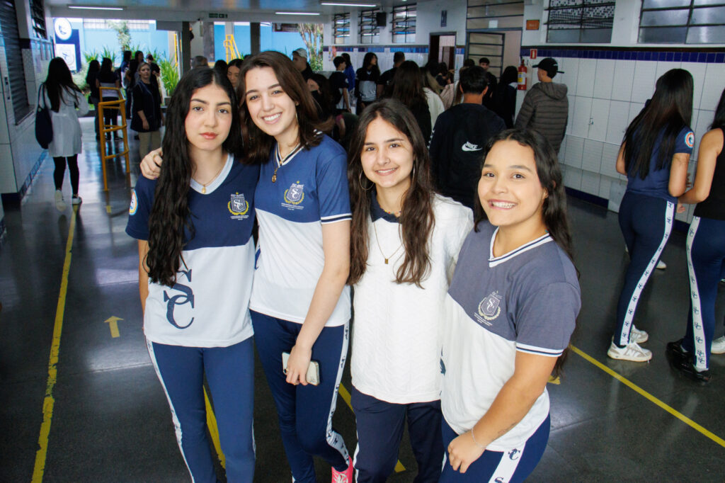 Mais matemática, IA e novos professores: volta às aulas no Paraná