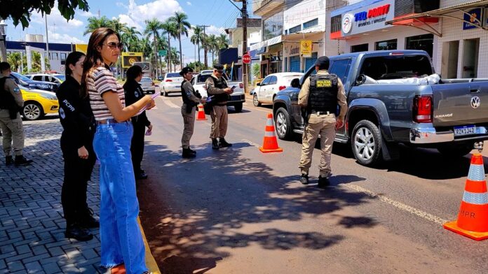 Blitz Educativa promove conscientização durante a Semana Internacional da Mulher