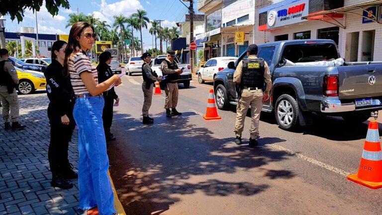 Blitz Educativa promove conscientização durante a Semana Internacional da Mulher