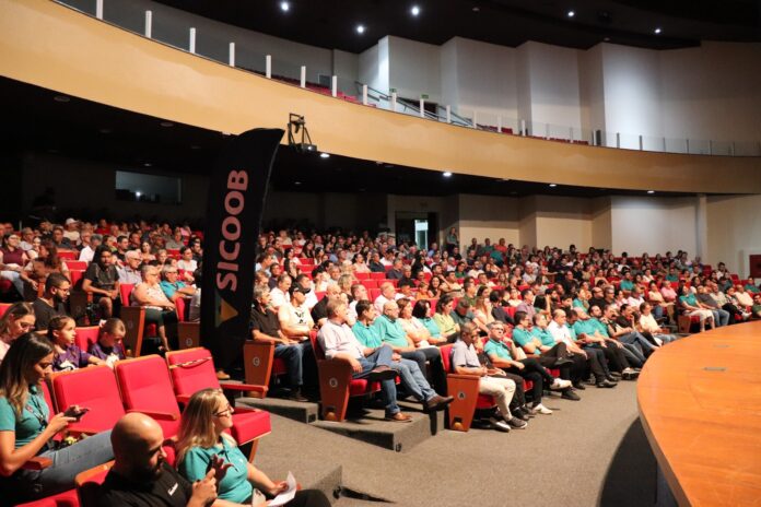 Sicoob Médio Oeste: preparatórias no Paraná reuniram mais de 2 mil cooperados