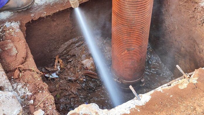Limpeza de bueiros é Intensificada em Assis Chateaubriand