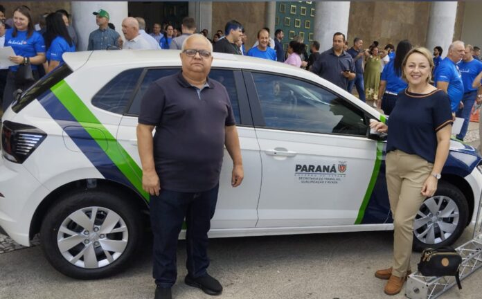 Município recebe veículo novo para Agência do Trabalhador