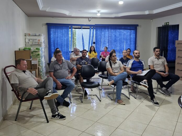 Iracema realiza reunião sobre o Plano Anual de Contratações