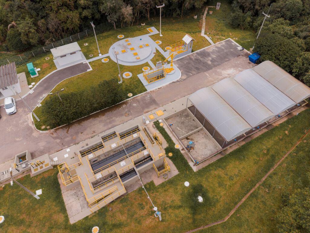Descarte incorreto de resíduos pressiona sistema de esgoto em cidades do Paraná
